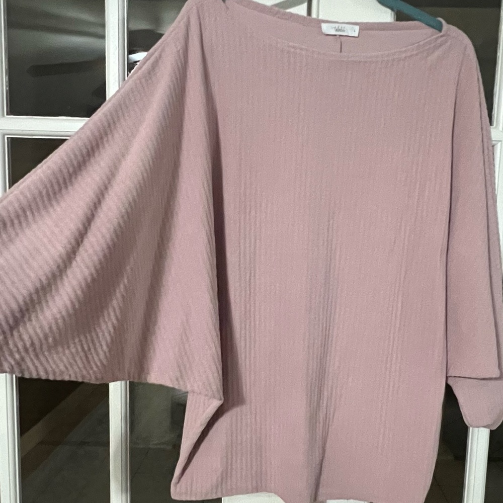 Soft & stretchy Talulah brand batwing sweater - size L, only worn twice!